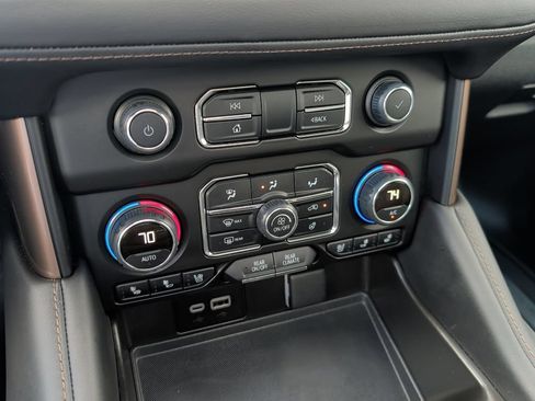 Used 2024 Chevrolet Tahoe High Country w/ Advanced Technology Package AWD/4WD image 26