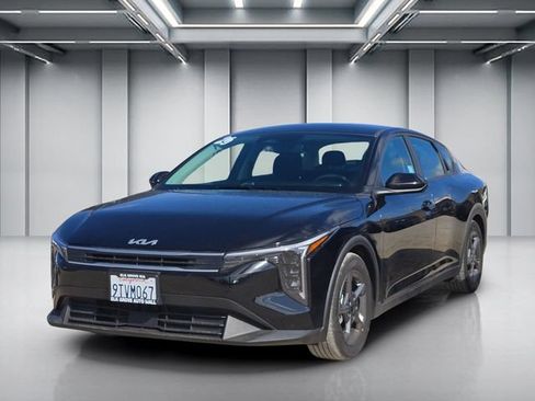 Certified 2025 Kia K4 FWD image 3