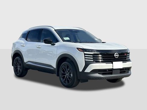 New 2026 Nissan Kicks SR image 5