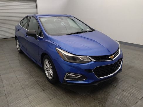 Used 2017 Chevrolet Cruze LT w/ RS Package FWD image 13