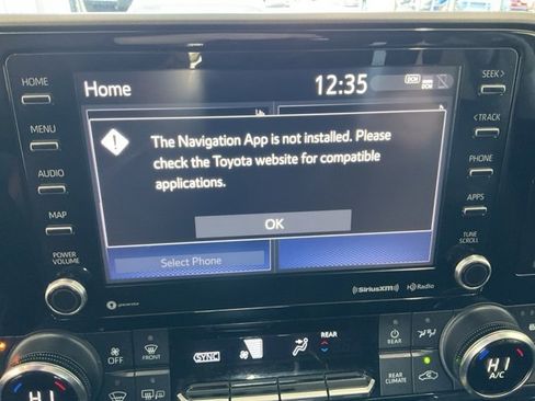 Used 2022 Toyota Highlander XLE image 17