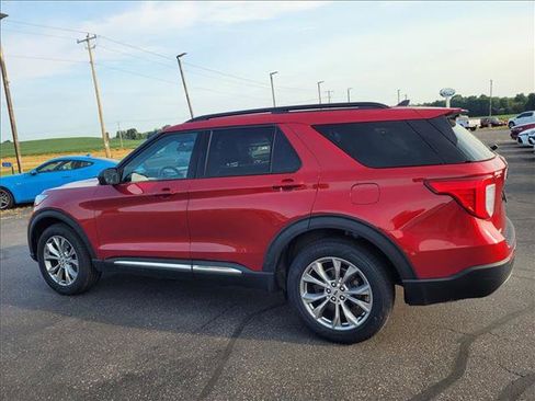 Certified 2023 Ford Explorer XLT w/ Equipment Group 202A AWD/4WD image 11