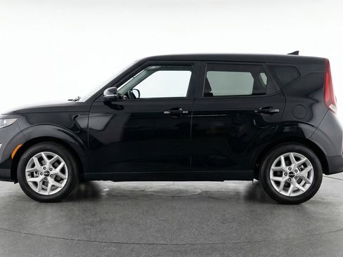 Used 2025 Kia Soul LX w/ LX Technology Package image 5
