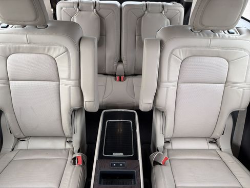 Used 2020 Lincoln Aviator Reserve w/ Equipment Group 202A AWD/4WD image 13