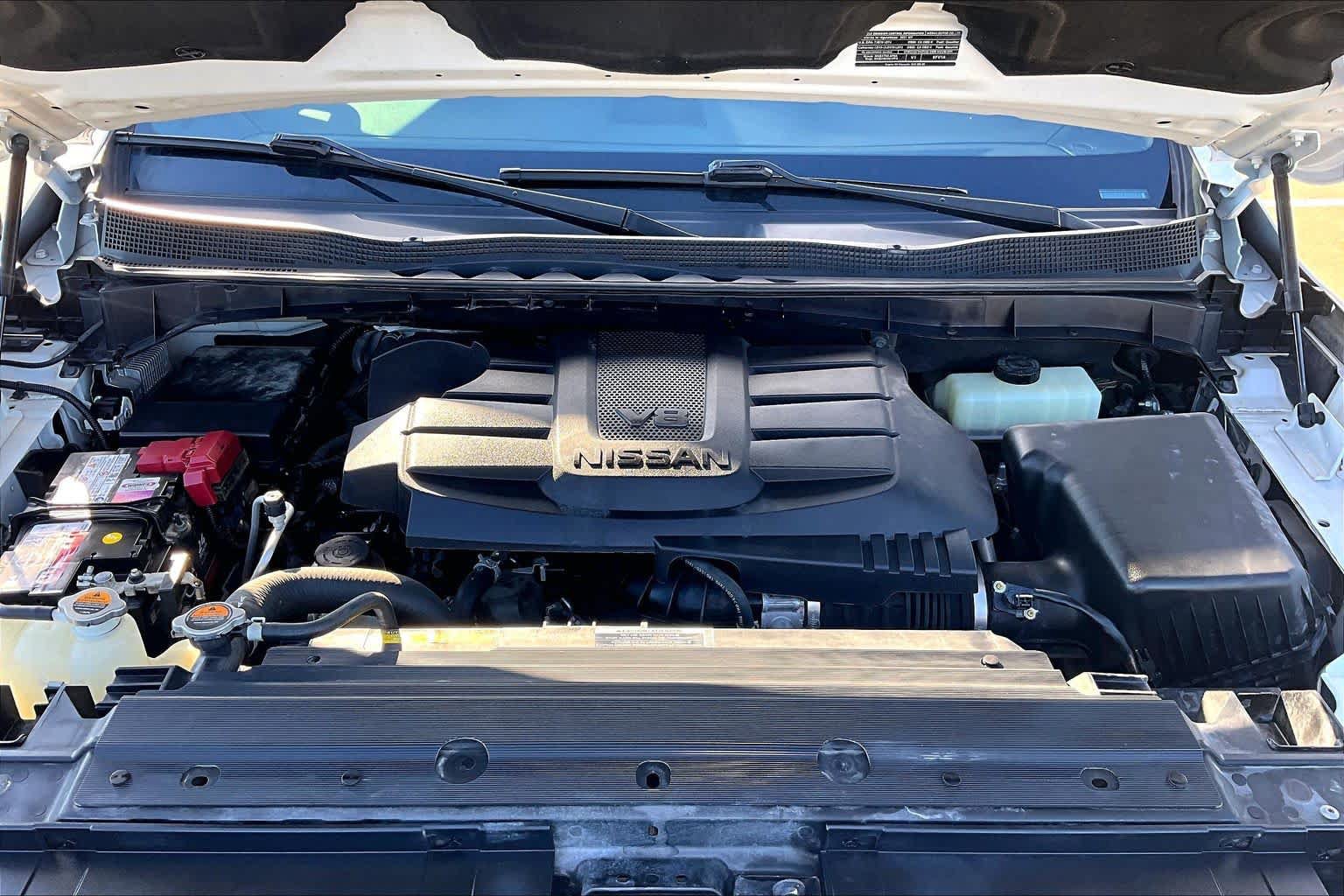 Used 2021 Nissan Titan Platinum Reserve w/ Moonroof Package AWD/4WD image 31