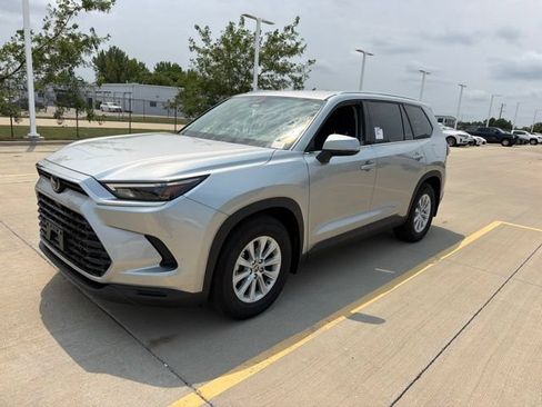 Used 2026 Toyota Grand Highlander AWD Hybrid image 3