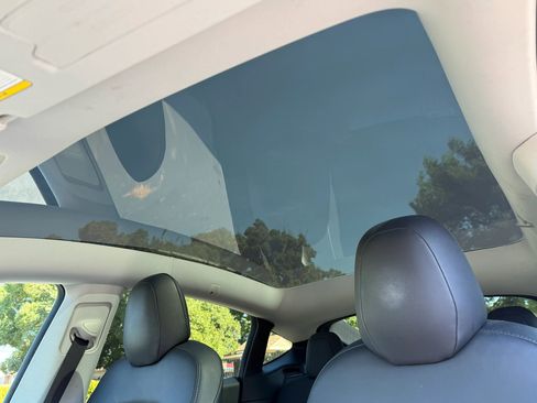 Used 2020 Tesla Model Y Performance image 14