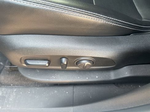 Certified 2022 GMC Terrain SLT w/ Infotainment Package II image 19