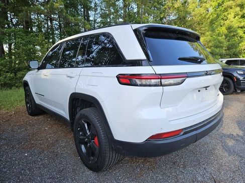 Used 2025 Jeep Grand Cherokee Limited w/ Black Appearance Package RWD image 10