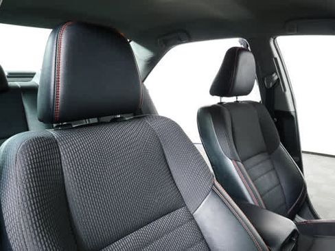 Used 2016 Toyota Camry SE image 18