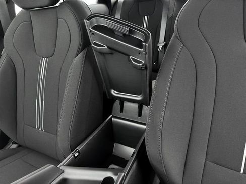 New 2025 Hyundai Elantra Sport image 18