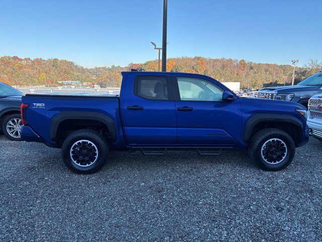 Used 2024 Toyota Tacoma TRD Off-Road AWD/4WD image 6