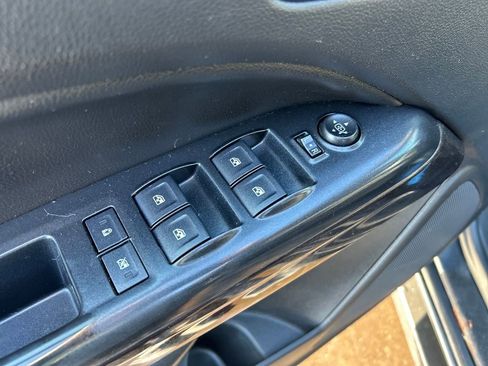 Used 2016 GMC Canyon SLE image 18