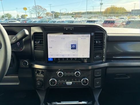 New 2026 Ford F250 Lariat w/ Black Appearance Package image 29