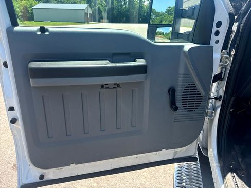 Used 2015 Ford F350 XL w/ Snow Plow Prep Package image 13