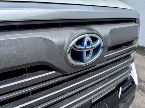 Used 2022 Toyota Tundra Limited w/ Power Package AWD/4WD image 31