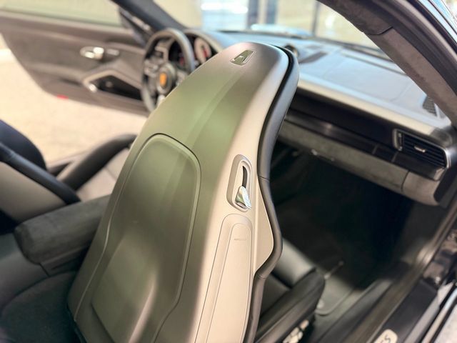 Used 2018 Porsche 911 Carrera GTS RWD image 40