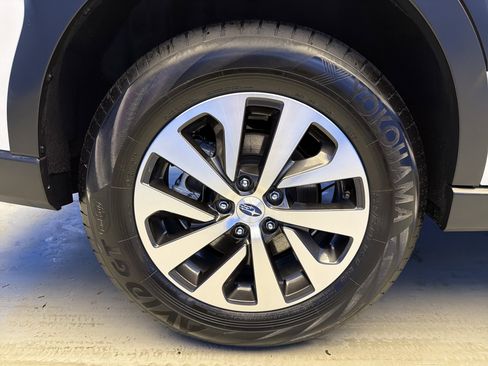 Certified 2025 Subaru Outback Premium w/ Popular Package #1A image 9