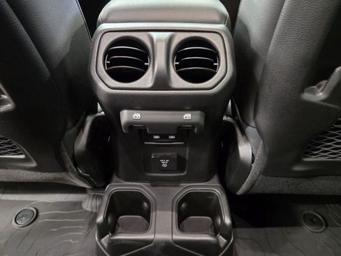 New 2026 Jeep Wrangler Unlimited Rubicon w/ Steel Bumper Group AWD/4WD image 16