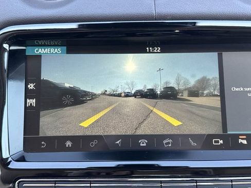 Used 2018 Jaguar XJ R-Sport image 20