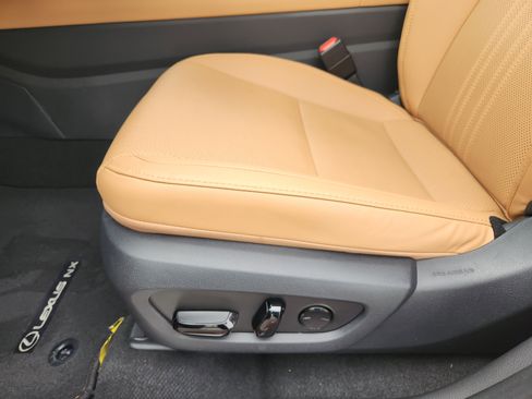 Certified 2025 Lexus NX 250 FWD w/ Premium Package image 29