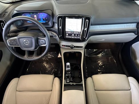 Certified 2026 Volvo XC40 B5 Plus AWD/4WD image 12