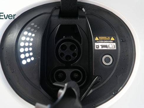 Used 2023 Genesis GV60 Advanced image 10