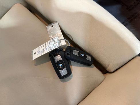 Used 2009 BMW Z4 sDrive35i image 23