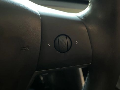 Used 2020 Tesla Model Y Performance image 16