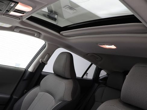 Used 2024 Subaru Crosstrek 2.0i Premium image 16