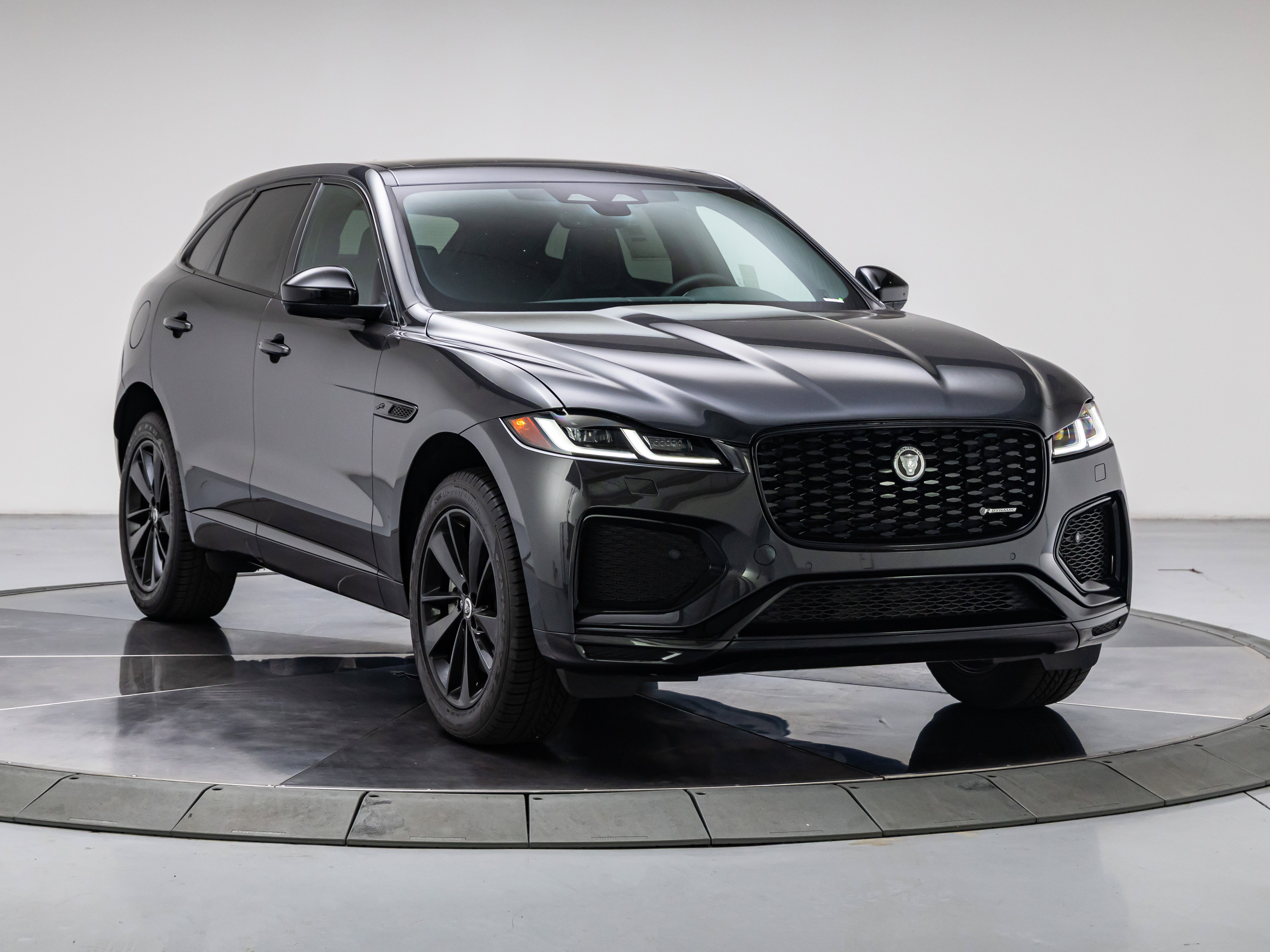 New 2025 Jaguar F-PACE R-Dynamic S AWD/4WD image 7