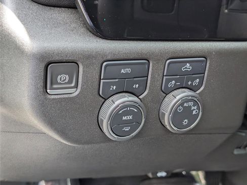 Used 2023 Chevrolet Silverado 1500 LT AWD/4WD image 20