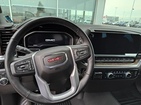 Used 2023 GMC Sierra 1500 Elevation AWD/4WD image 9