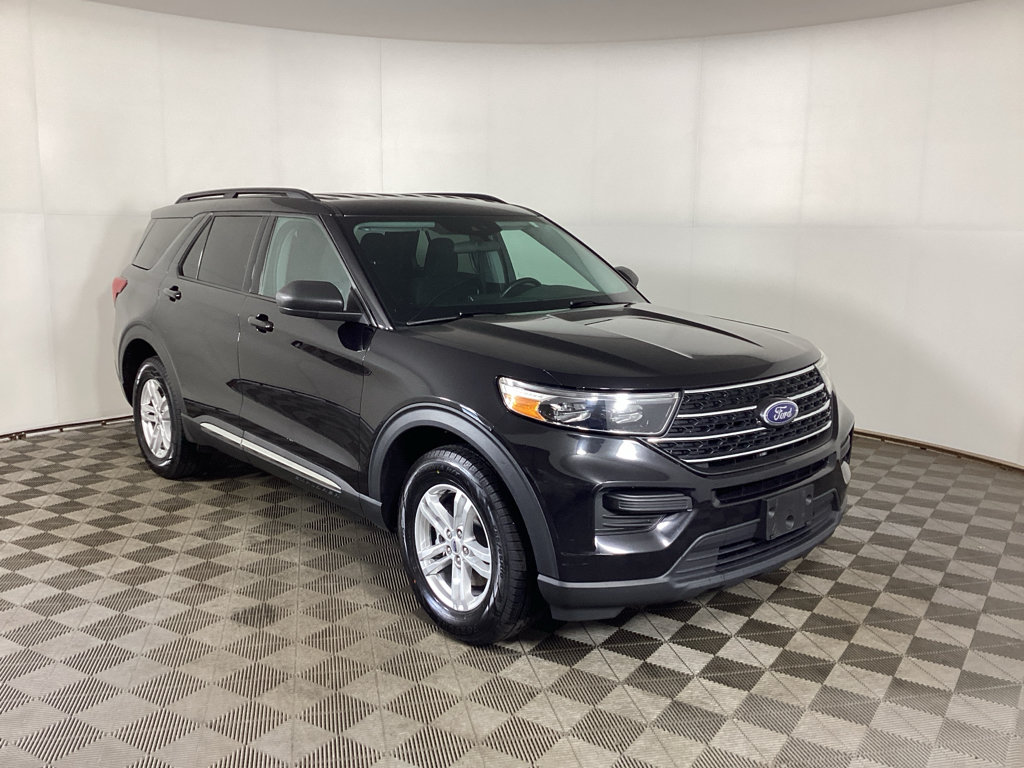 Used 2023 Ford Explorer XLT AWD/4WD image 1