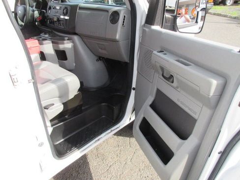 Used 2011 Ford E-350 and Econoline 350 Super Duty w/ PWR Group RWD image 18