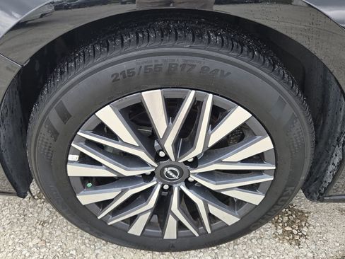 Used 2025 Nissan Altima 2.5 SV FWD image 10