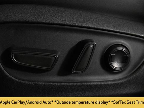 Used 2021 Toyota RAV4 XLE Premium image 20