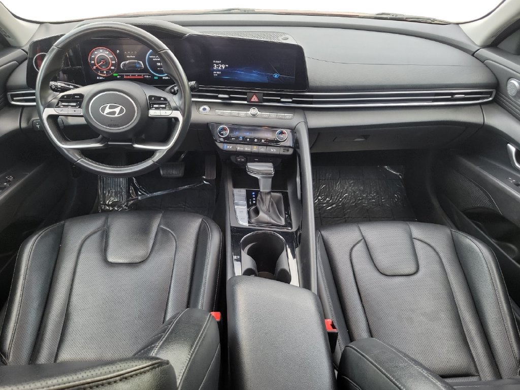 Used 2025 Hyundai Elantra Limited FWD image 11