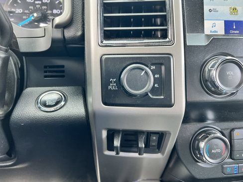 Used 2021 Ford F250 Lariat w/ Lariat Ultimate Package AWD/4WD image 18
