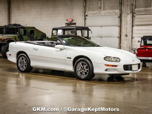 Used 2002 Chevrolet Camaro Z28 RWD image 1