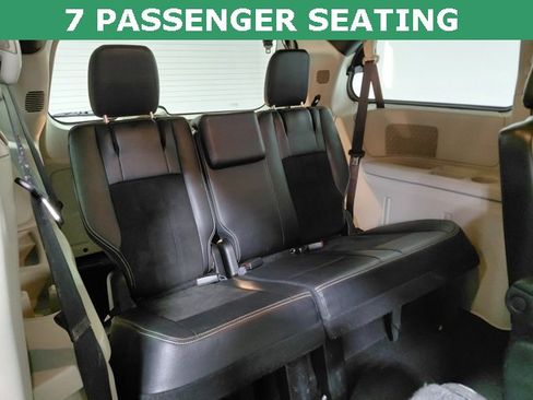 Used 2019 Dodge Grand Caravan SXT image 5