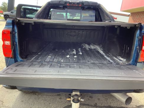 Used 2018 Chevrolet Silverado 2500 High Country w/ Duramax Plus Package image 9