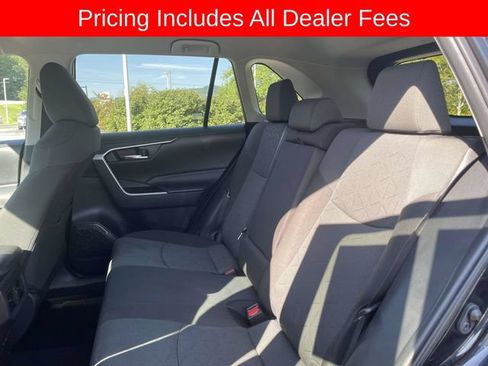 Used 2024 Toyota RAV4 XLE AWD/4WD image 16