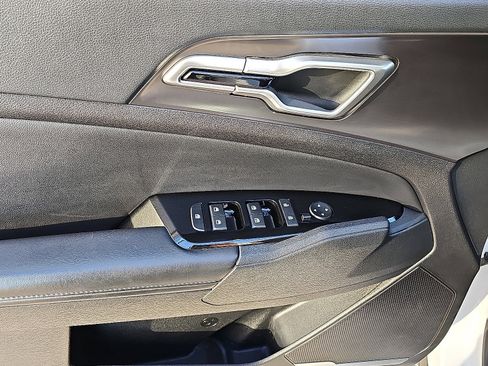 Used 2023 Kia Sportage EX image 13