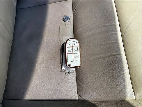 Used 2014 Jeep Grand Cherokee Limited w/ Mopar Chrome Edition Group RWD image 11