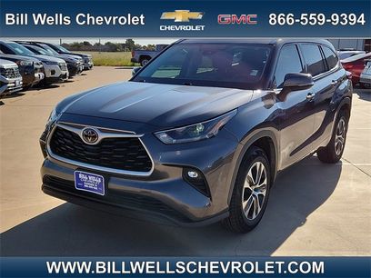 Used 2021 Toyota Highlander XLE