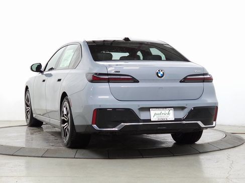 Used 2026 BMW 740i xDrive AWD/4WD image 5