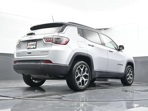 Used 2025 Jeep Compass Limited AWD/4WD image 22