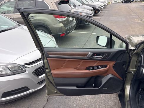 Used 2018 Subaru Outback 2.5i Touring w/ Popular Package #3 image 19