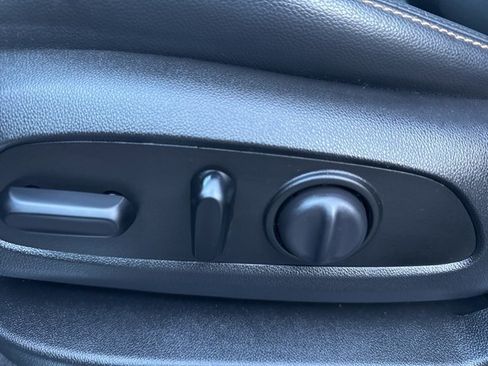 Used 2020 Chevrolet Equinox Premier image 11